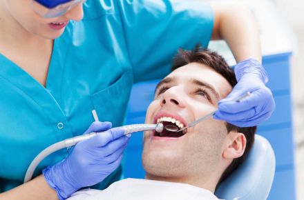 دکتر علی دانش دندانپزشکان - 1