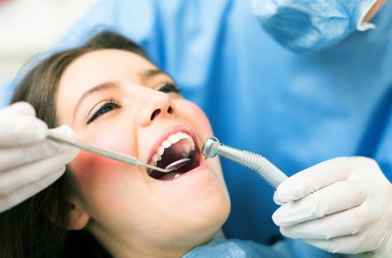 دکتر علی هومن بنی صدر دندانپزشکان - 1