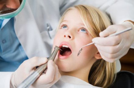 دکتر راحیل احمدی دندانپزشک کودکان - 1
