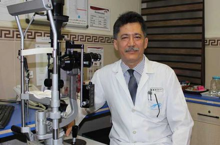دکتر ساسان وجودی جراح و فوق تخصص جراحی و لیزر شبکیه - 1