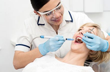 دکتر سکینه نیکزاد متخصص پروتز دندان و ایمپلنت - 1